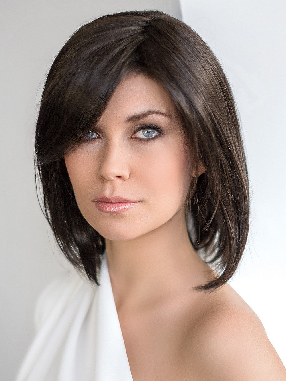 The impeccable ear to ear extended lace front offers versatile styling and the most seamless, natural appearance.