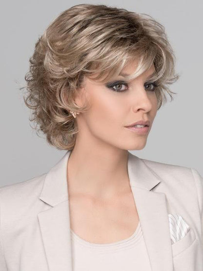 Ellen Wille | Hair Power | Daily in Champagne Rooted