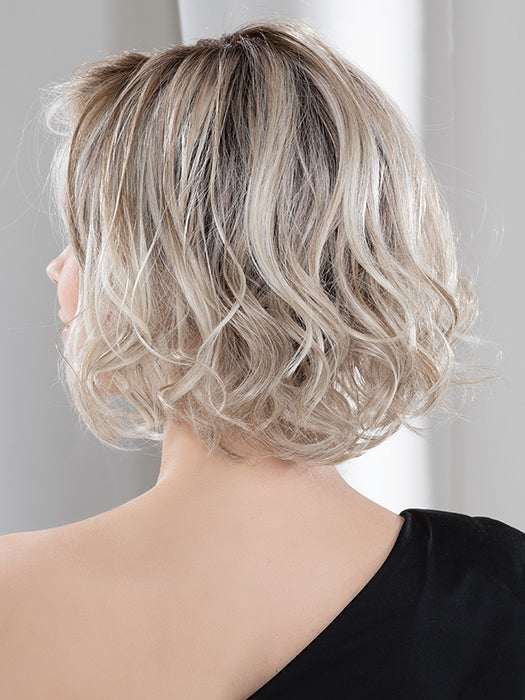 STELLA by ELLEN WILLE in IVORY BLONDE SHADED 101.20.23 | Light Strawberry Blonde and Lightest Pale Blonde blend with Pearl Platinum and Shaded Roots